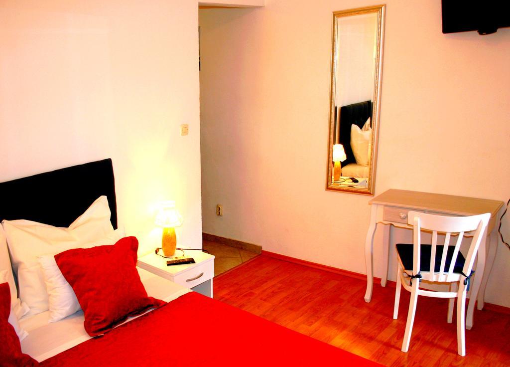 Rooms And Apartments Emily 스플리트 외부 사진
